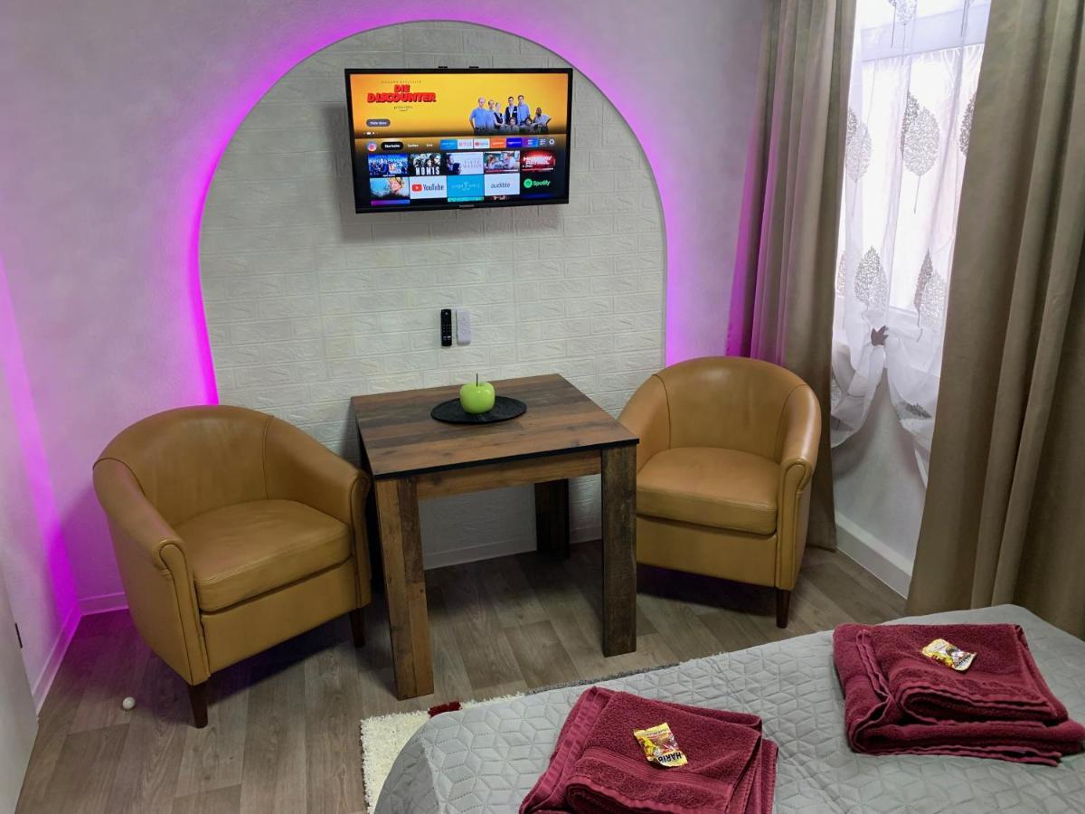 Best-Preis -Gold Suite- Mit Netflix, Self-Check-In, Ebike Ladestation, Fahrradraum, Wlan, Netflix Und Massagesessel - Direkt Am Elberadweg Im Herzen Von Wittenberge Ngoại thất bức ảnh