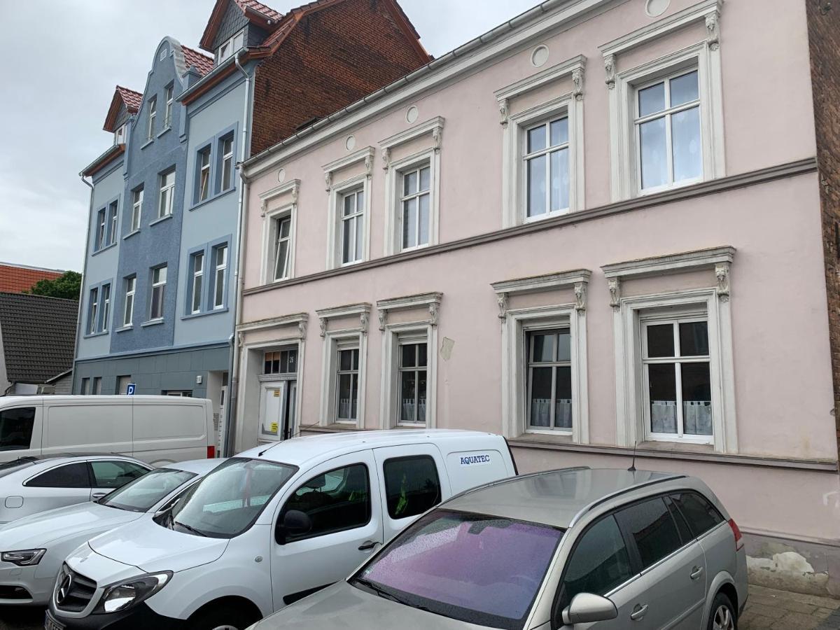 Best-Preis -Gold Suite- Mit Netflix, Self-Check-In, Ebike Ladestation, Fahrradraum, Wlan, Netflix Und Massagesessel - Direkt Am Elberadweg Im Herzen Von Wittenberge Ngoại thất bức ảnh