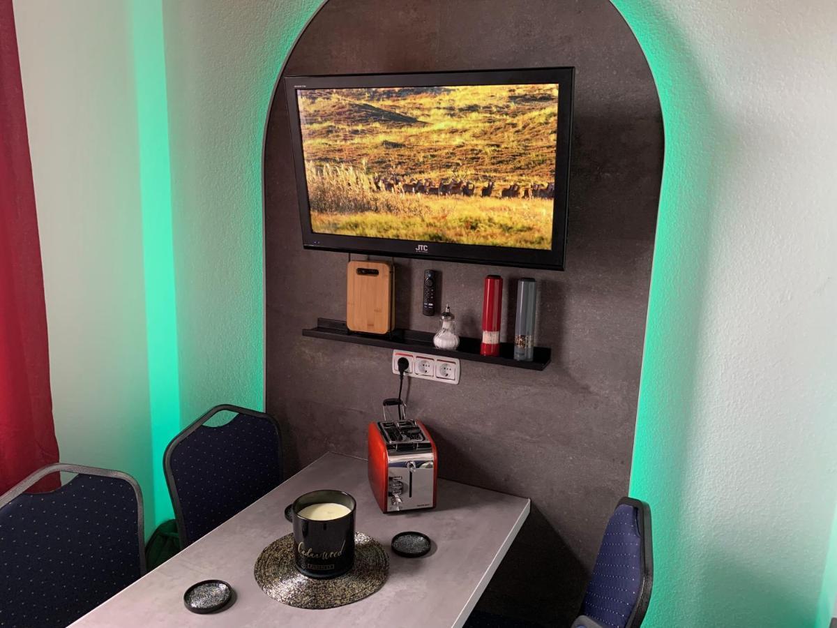Best-Preis -Gold Suite- Mit Netflix, Self-Check-In, Ebike Ladestation, Fahrradraum, Wlan, Netflix Und Massagesessel - Direkt Am Elberadweg Im Herzen Von Wittenberge Ngoại thất bức ảnh