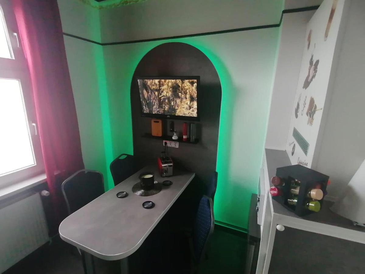 Best-Preis -Gold Suite- Mit Netflix, Self-Check-In, Ebike Ladestation, Fahrradraum, Wlan, Netflix Und Massagesessel - Direkt Am Elberadweg Im Herzen Von Wittenberge Ngoại thất bức ảnh