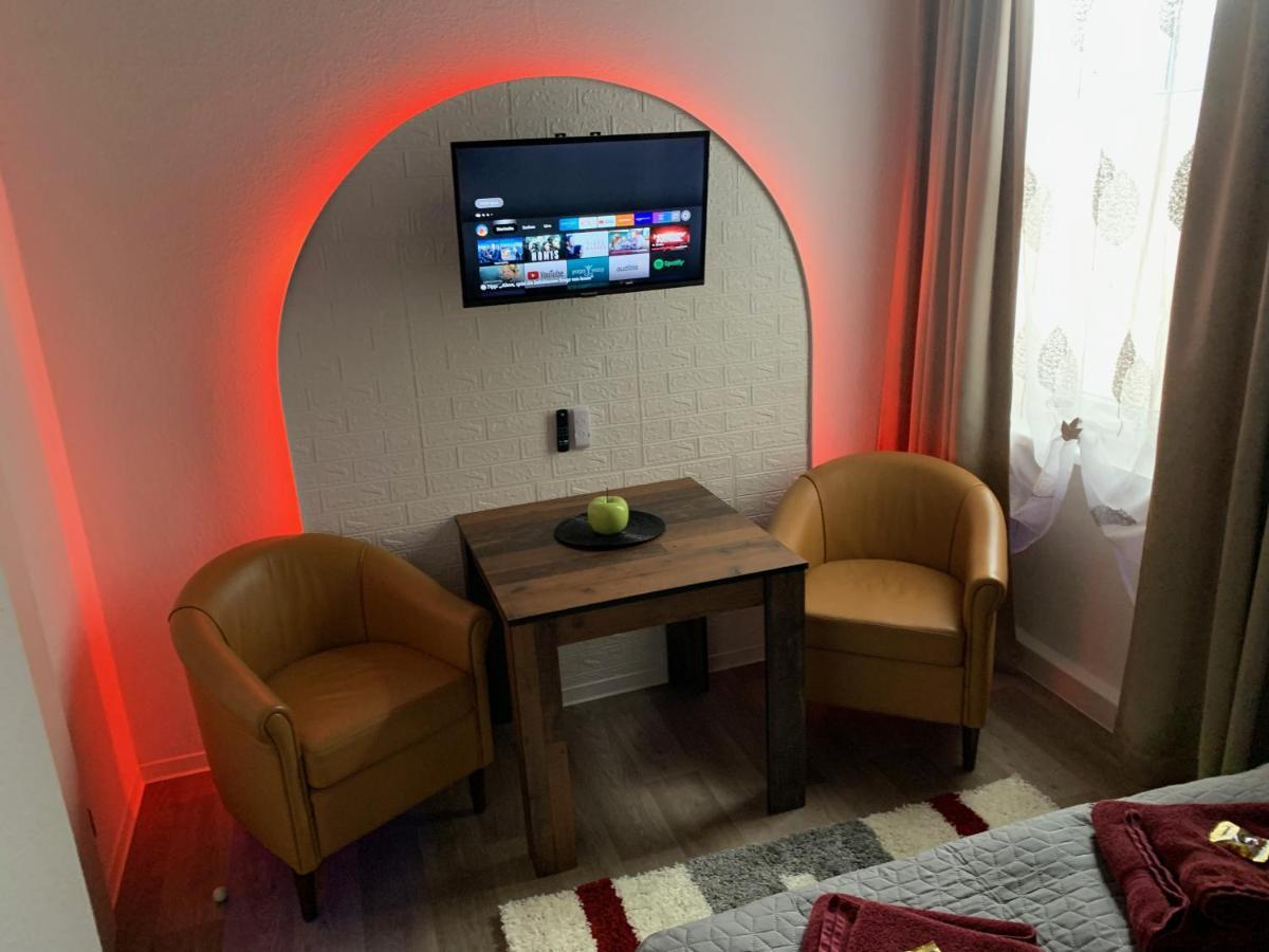 Best-Preis -Gold Suite- Mit Netflix, Self-Check-In, Ebike Ladestation, Fahrradraum, Wlan, Netflix Und Massagesessel - Direkt Am Elberadweg Im Herzen Von Wittenberge Ngoại thất bức ảnh