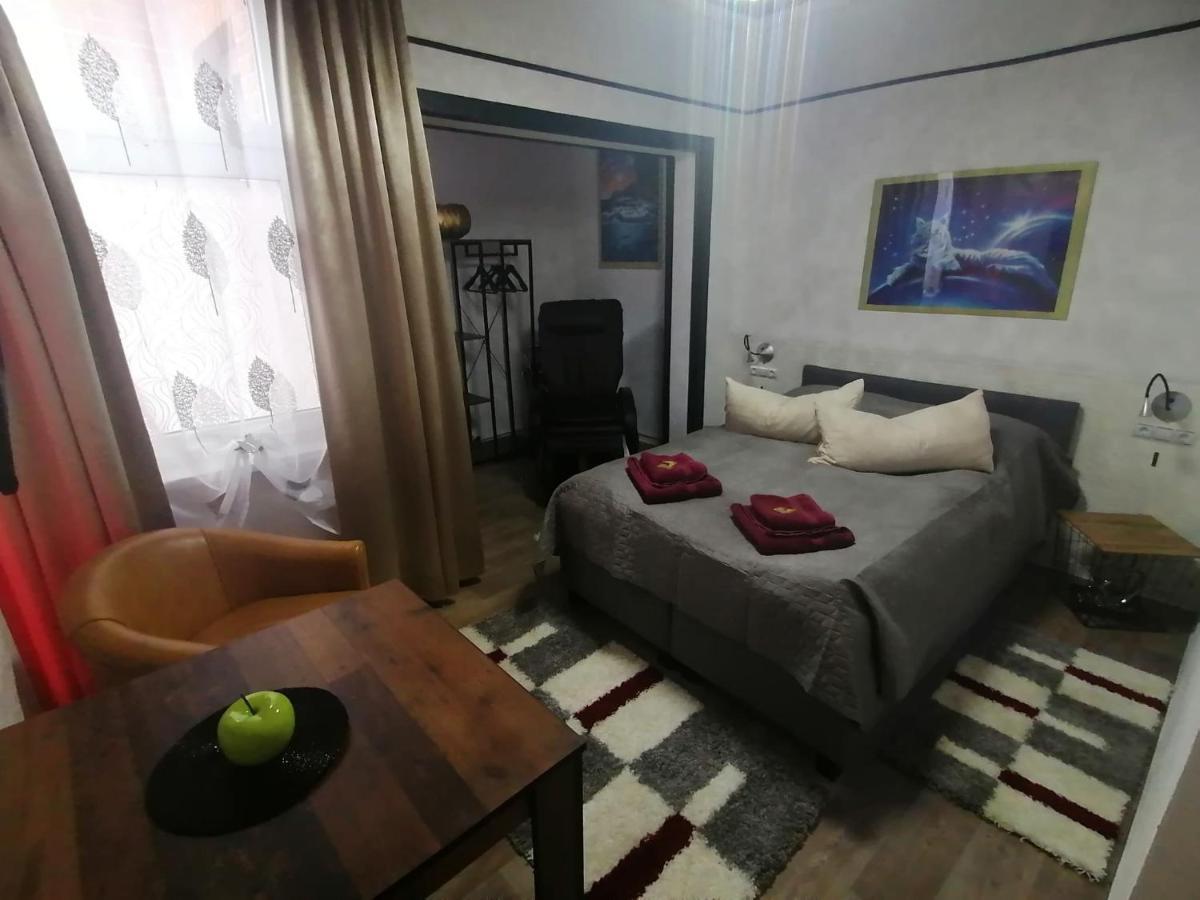 Best-Preis -Gold Suite- Mit Netflix, Self-Check-In, Ebike Ladestation, Fahrradraum, Wlan, Netflix Und Massagesessel - Direkt Am Elberadweg Im Herzen Von Wittenberge Ngoại thất bức ảnh
